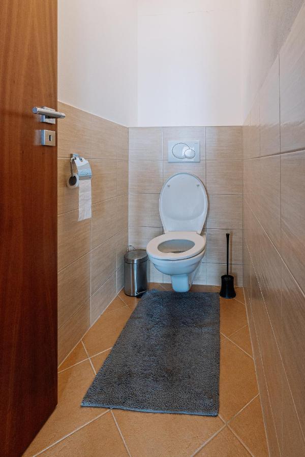 Apartment Family Bratislava Parking Slot Included! 外观 照片